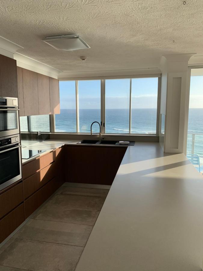 Pacific Regis Beachfront Holiday Apartments Gold Coast Eksteriør bilde
