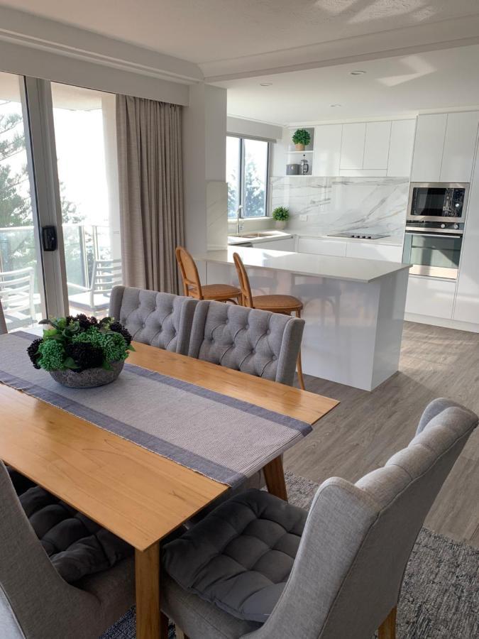 Pacific Regis Beachfront Holiday Apartments Gold Coast Eksteriør bilde