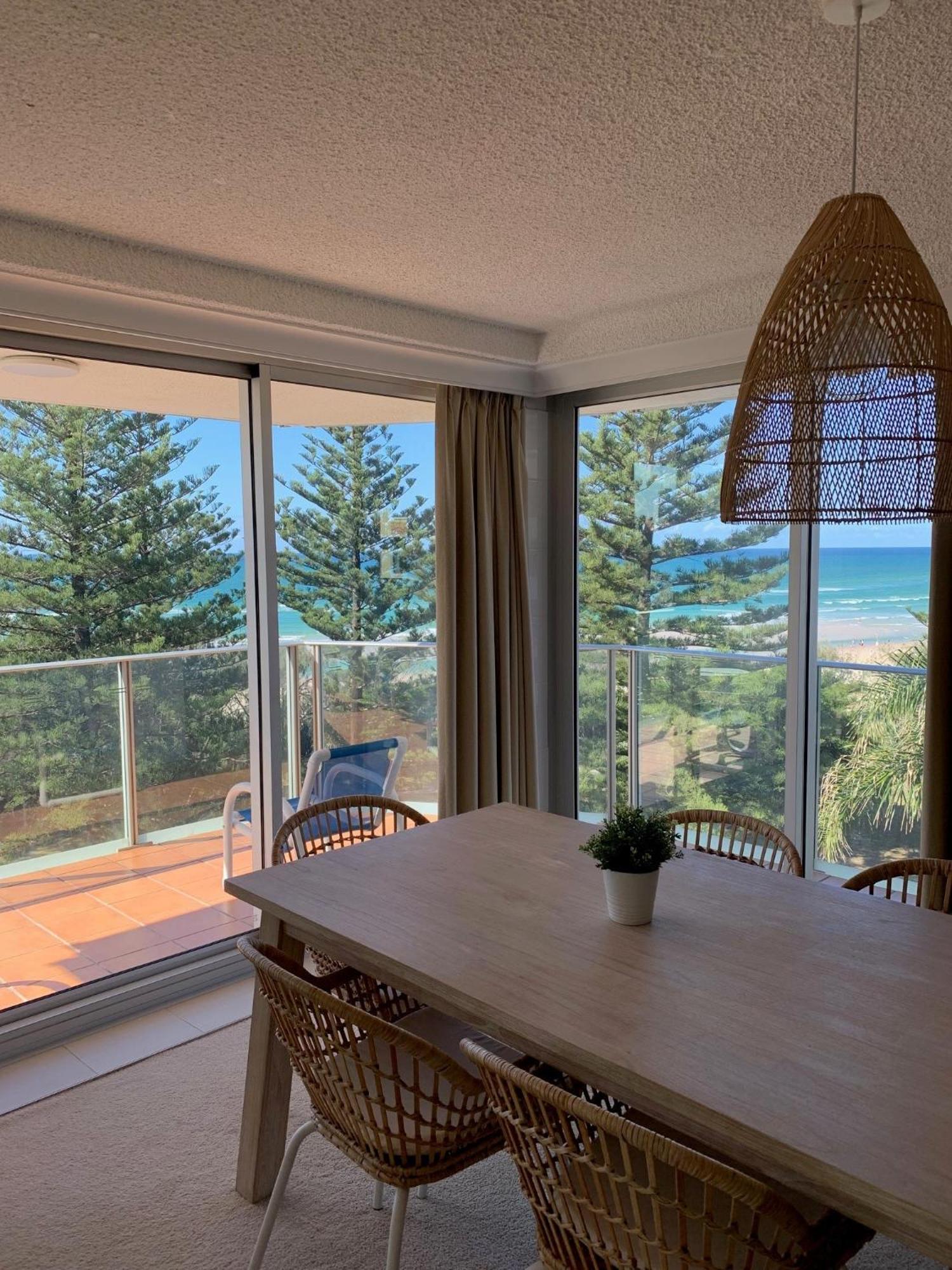 Pacific Regis Beachfront Holiday Apartments Gold Coast Eksteriør bilde