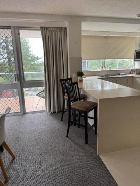 Pacific Regis Beachfront Holiday Apartments Gold Coast Eksteriør bilde