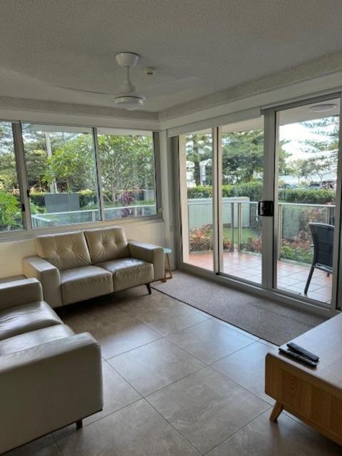 Pacific Regis Beachfront Holiday Apartments Gold Coast Eksteriør bilde